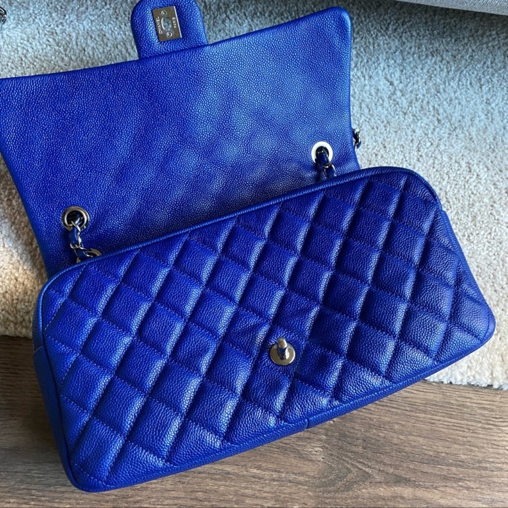 Chanel large single flap - Picture 11 of 13